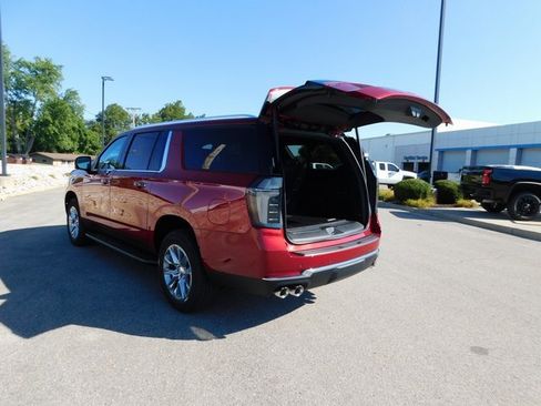 New 2025 Chevrolet Suburban Premier image 27