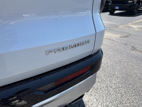 Used 2024 Chevrolet Traverse RS image 9