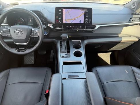 Used 2022 Toyota Sienna XSE w/ XSE Plus Package AWD/4WD image 20