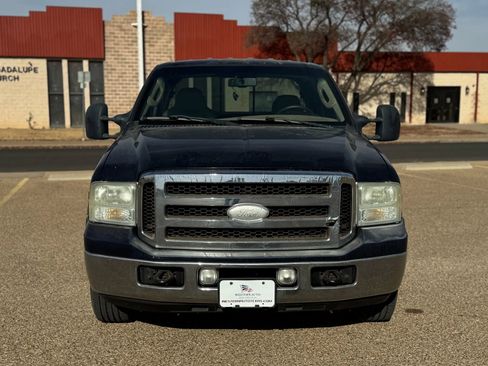 Used 2006 Ford F250 Lariat image 2