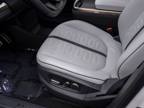 Used 2024 Rivian R1S Adventure image 15