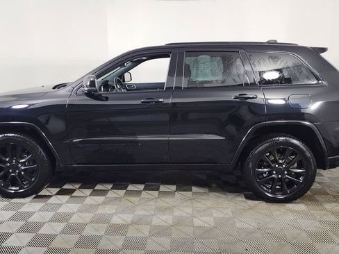 Used 2022 Jeep Grand Cherokee Laredo X image 5