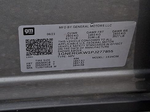 Used 2023 Chevrolet Traverse LT FWD image 23