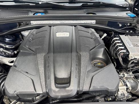 Used 2021 Porsche Macan S AWD/4WD image 38