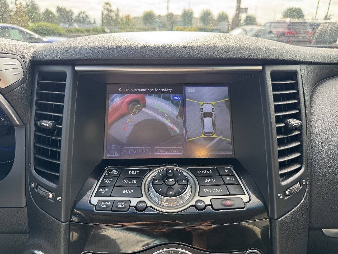 Used 2014 INFINITI QX70 AWD w/ Premium Package image 39