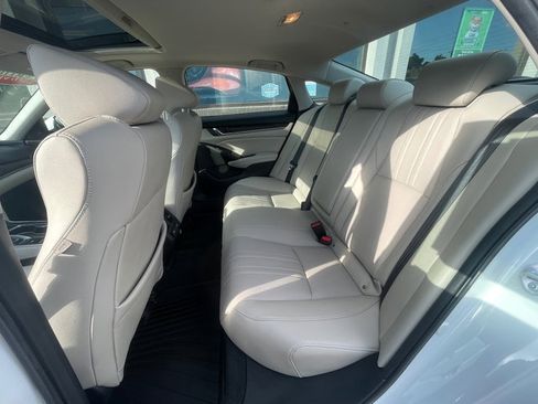 Used 2021 Honda Accord Touring image 16