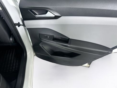 Used 2023 Volkswagen Taos SE image 28