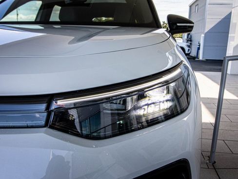 New 2026 Volkswagen Tiguan SE R-Line image 10