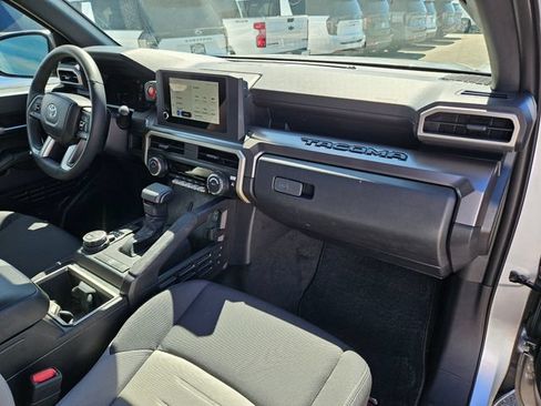 Used 2026 Toyota Tacoma TRD Off-Road AWD/4WD image 31