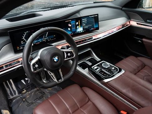 Used 2023 BMW 740i 740i w/ Executive Package image 15