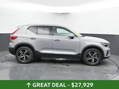 Used 2025 Volvo XC40 B5 Core AWD/4WD image 5