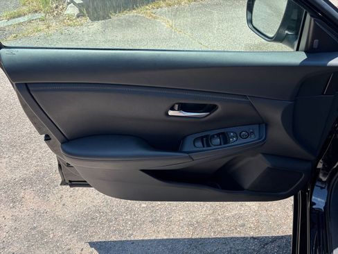 Used 2025 Nissan Sentra SV FWD image 18