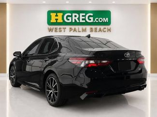 Used 2021 Toyota Camry SE FWD video 2