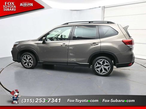 Used 2021 Subaru Forester Premium AWD/4WD image 19