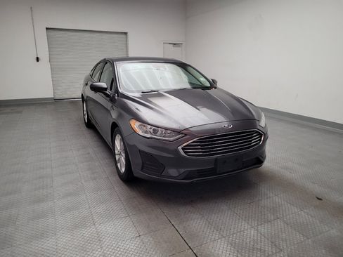 Used 2020 Ford Fusion SE FWD image 14