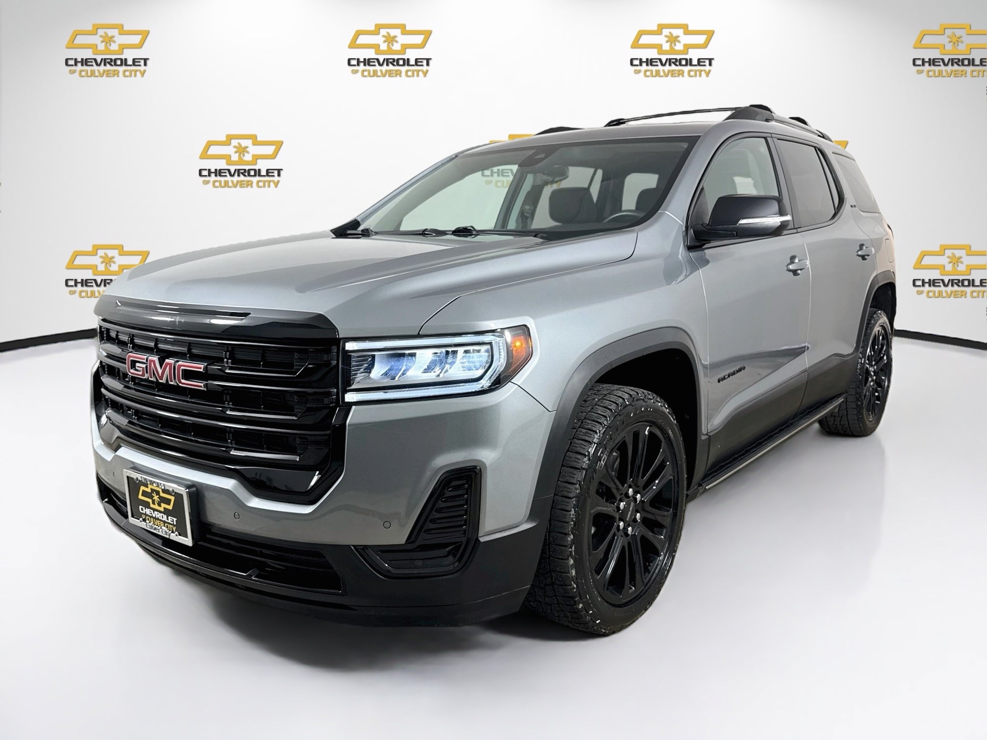 Used 2023 GMC Acadia SLE w/ Driver Convenience Package AWD/4WD image 3