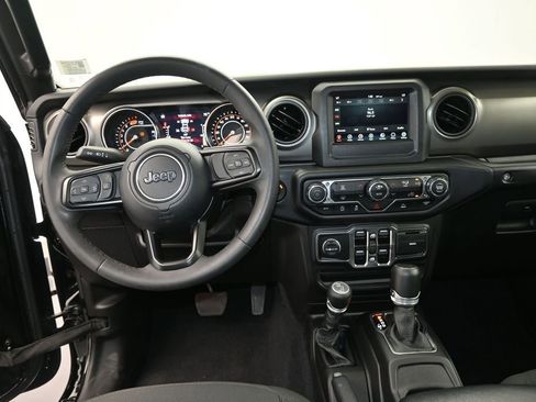 Used 2023 Jeep Wrangler Unlimited Sport AWD/4WD image 16