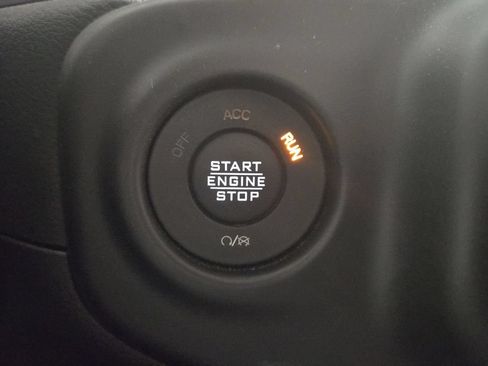 Used 2022 Jeep Wrangler Sport AWD/4WD image 20