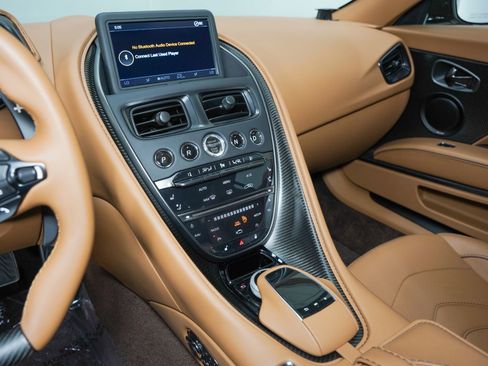 Used 2023 Aston Martin DBS Coupe image 45