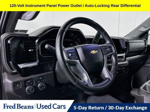 Used 2023 Chevrolet Silverado 1500 LT AWD/4WD image 14