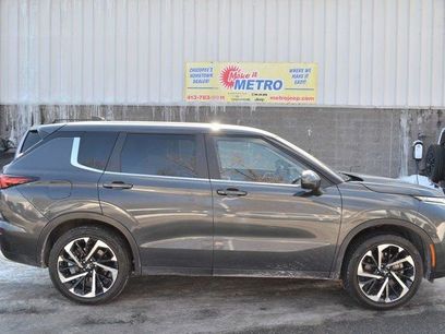 Used 2024 Mitsubishi Outlander SE