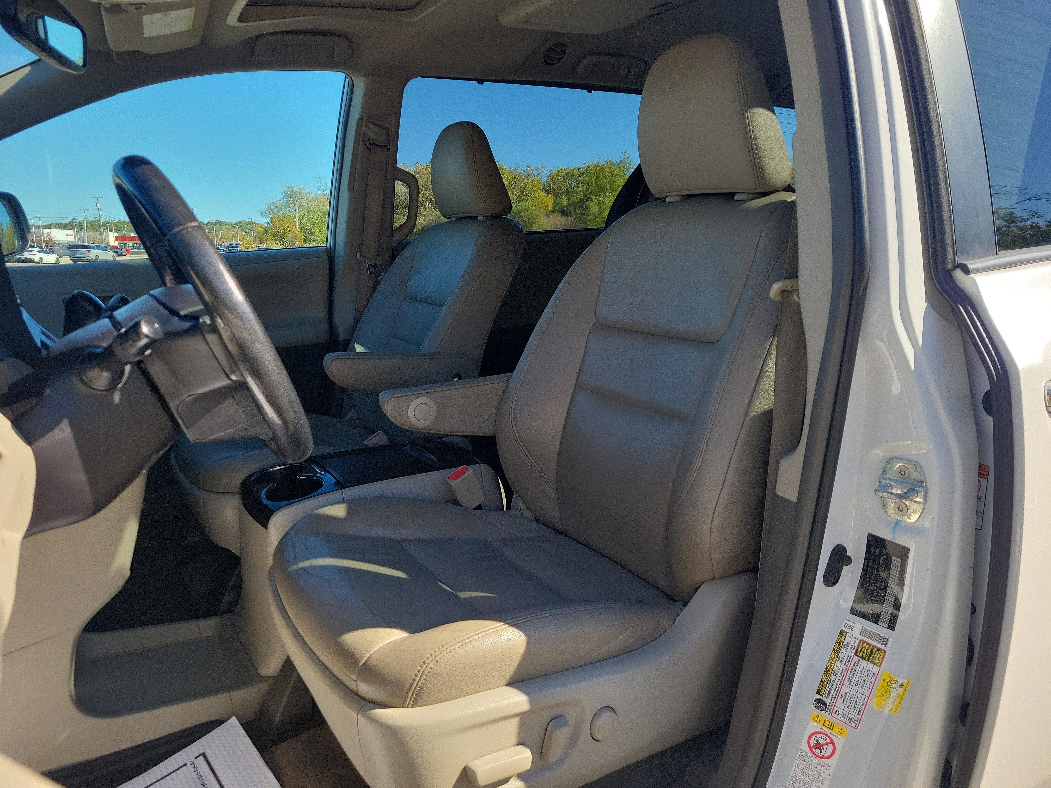 Used 2019 Toyota Sienna XLE Premium w/ Carpet Mat Package AWD/4WD image 13