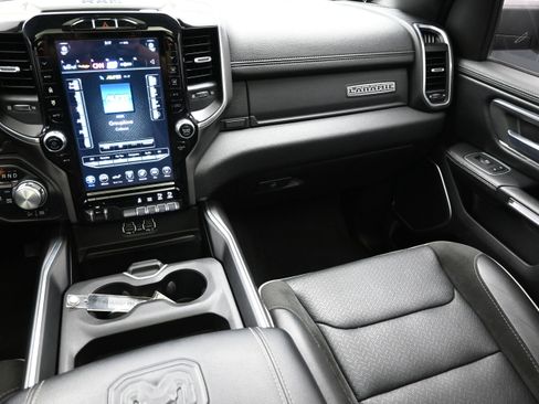 Used 2020 RAM 1500 Laramie w/ Sport Appearance Package AWD/4WD image 38