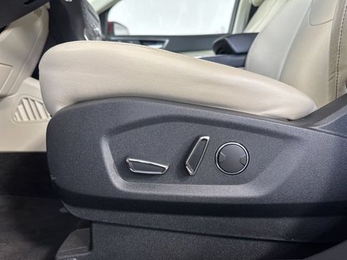 Used 2019 Ford Edge Titanium w/ Equipment Group 301A FWD image 7