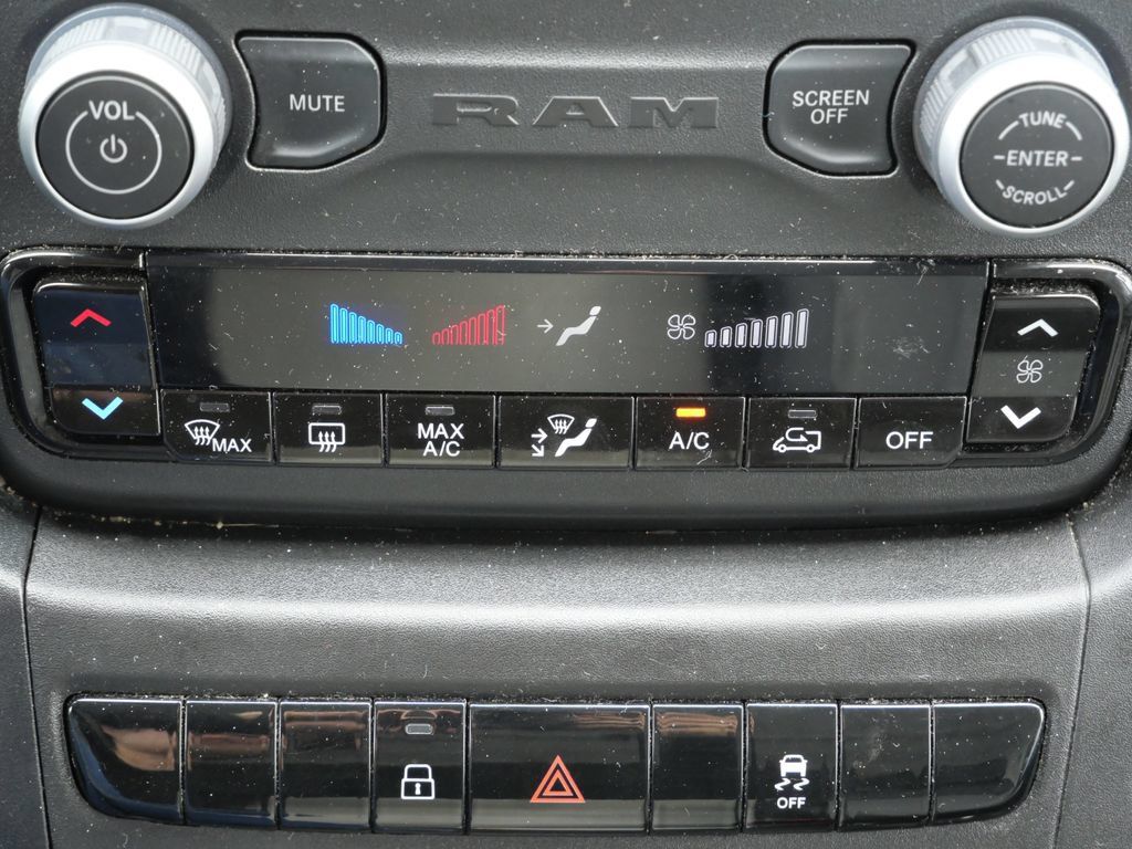 Used 2025 RAM ProMaster 2500 w/ Convenience Group FWD image 19