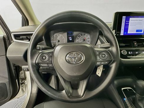 Used 2025 Toyota Corolla LE FWD image 11