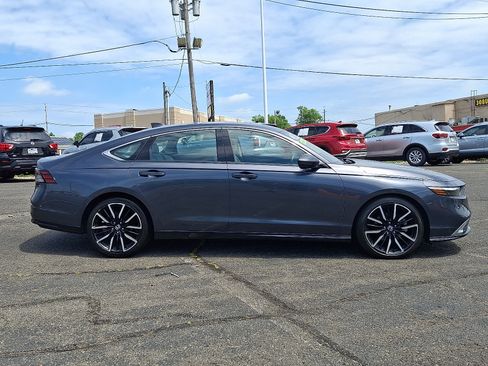 Used 2023 Honda Accord Touring image 8