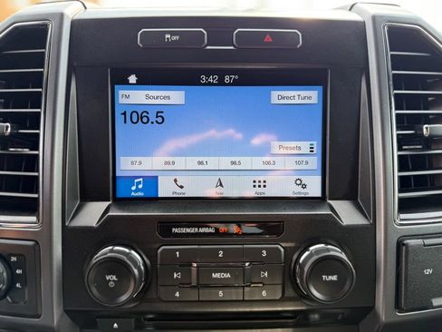 Used 2017 Ford F150 XLT w/ Equipment Group 302A Luxury AWD/4WD image 31