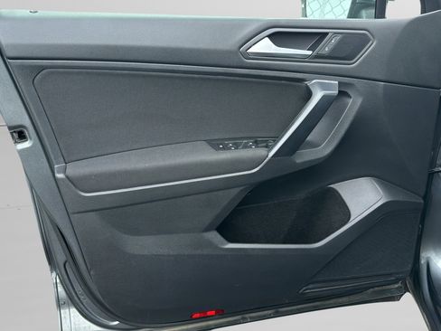 Used 2021 Volkswagen Tiguan S image 45