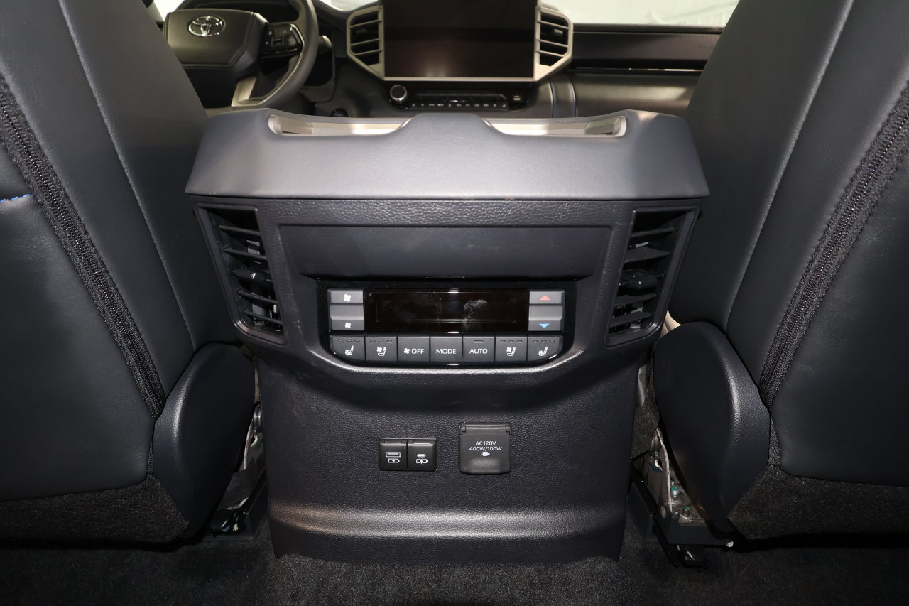 Used 2026 Toyota Sequoia Platinum AWD/4WD image 32