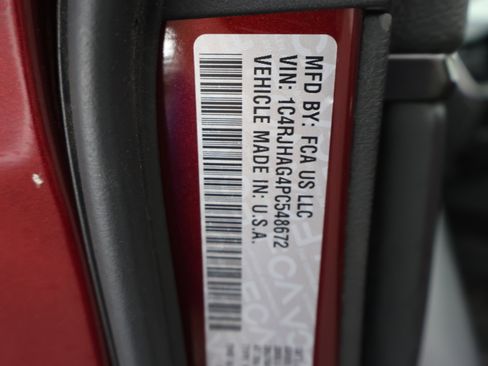 Used 2023 Jeep Grand Cherokee Altitude AWD/4WD image 64