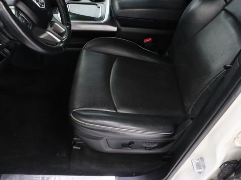 Used 2016 RAM 1500 Limited RWD image 15