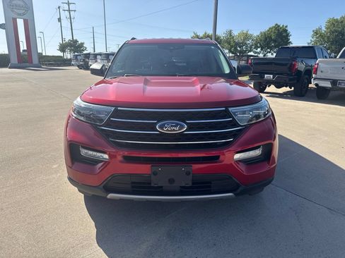 Used 2020 Ford Explorer XLT w/ Equipment Group 202A RWD image 3