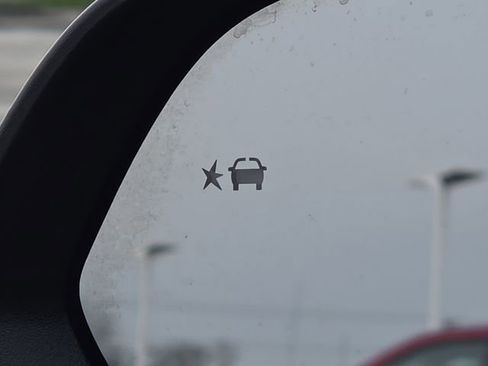 Certified 2026 Chevrolet Equinox EV LT image 8