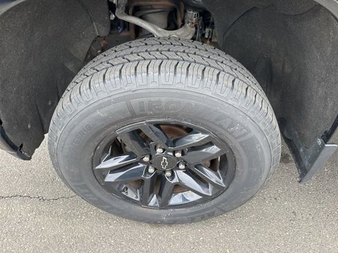 Used 2019 Chevrolet Silverado 1500 Custom Trail Boss w/ Custom Convenience Package image 9