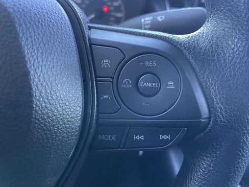 Used 2025 Toyota Corolla LE image 31