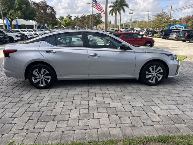 Used 2025 Nissan Altima 2.5 S FWD image 14