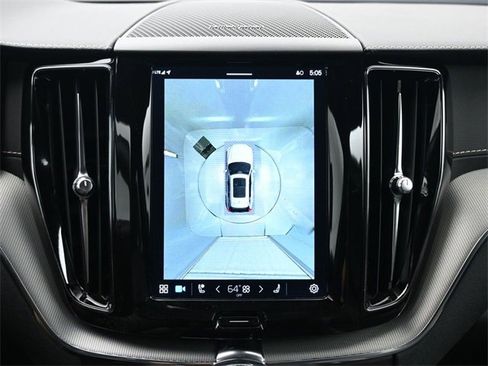 Used 2022 Volvo XC60 B6 R-Design w/ Advanced Package image 20