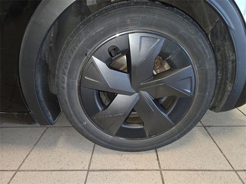 Used 2024 Toyota Prius Limited image 10