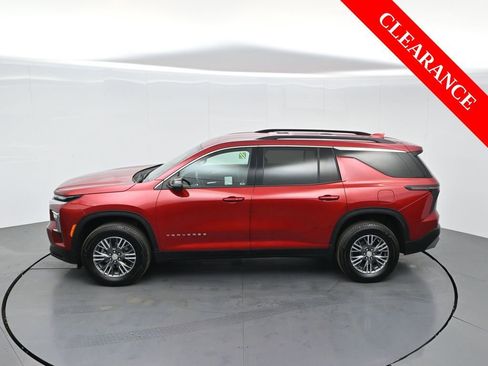 Used 2025 Chevrolet Traverse LT w/ Driver Confidence Package image 61