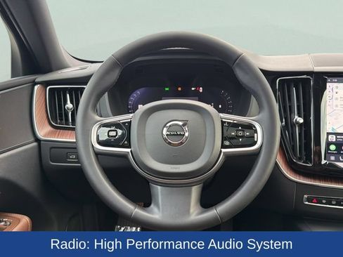 Used 2023 Volvo XC60 B5 Plus FWD image 8