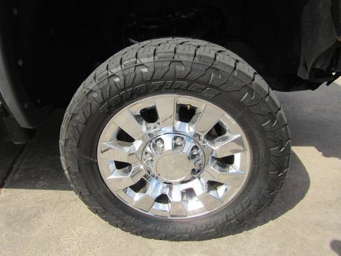 Used 2015 GMC Sierra 2500 Denali w/ Duramax Plus Package AWD/4WD image 7