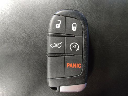 Used 2020 Jeep Grand Cherokee Limited RWD image 32
