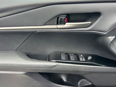 Used 2025 Toyota Camry SE FWD image 17