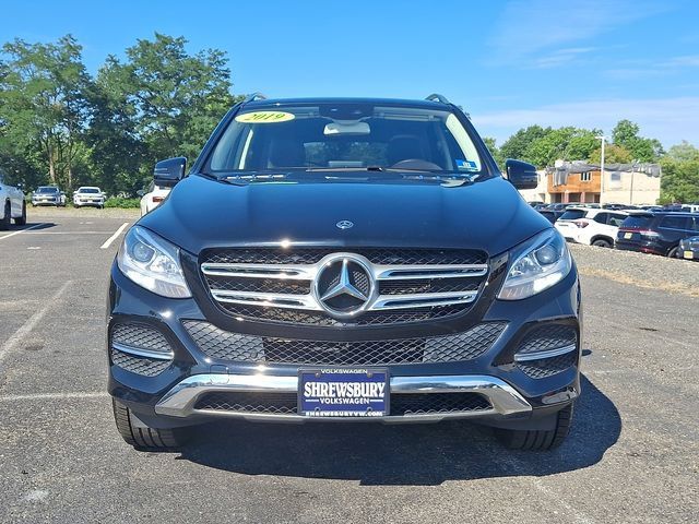 Used 2019 Mercedes-Benz GLE 400 4MATIC image 2