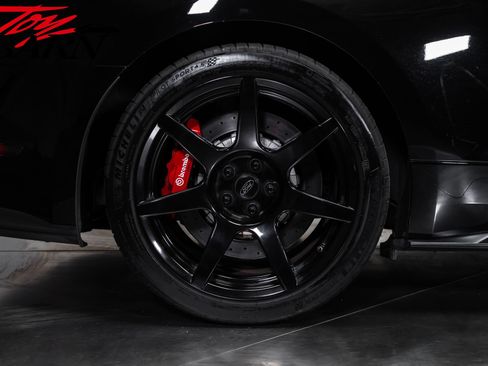 Used 2017 Ford Mustang Shelby GT350R w/ GT350R Equipment Group 920A RWD image 14